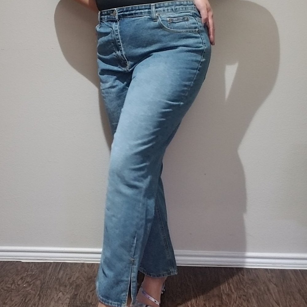 Boo Hoo Split Hem Straight Leg Jean